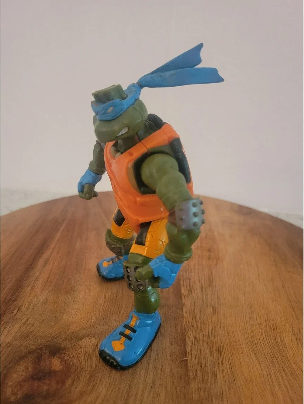 Teenage Mutant Ninja Turtles Leonardo Action Figure Playmates Toys A4219 Green